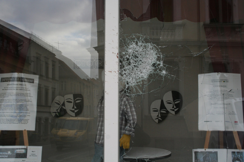 Fensterscheiben demoliert