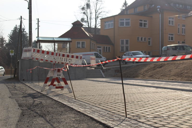 Schlagbaum macht Schulhof sicherer