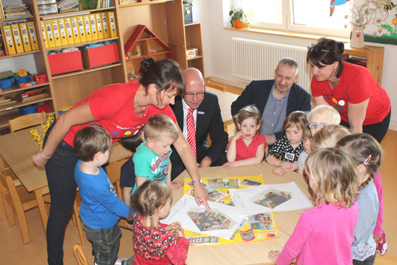 Neues Mobiliar für das „Kinderkombinat“
