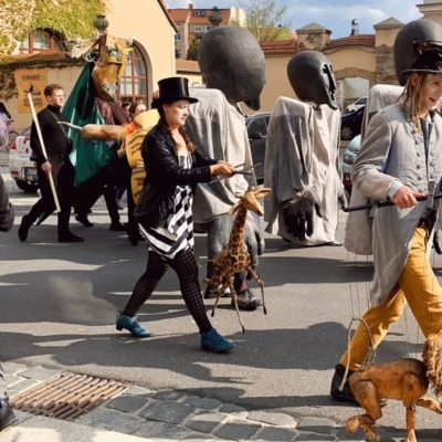 Bild Die Parade führte über die Töpferstraße...