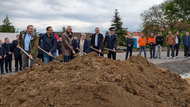 Neues Gerätehaus für die FFW Salzenforst