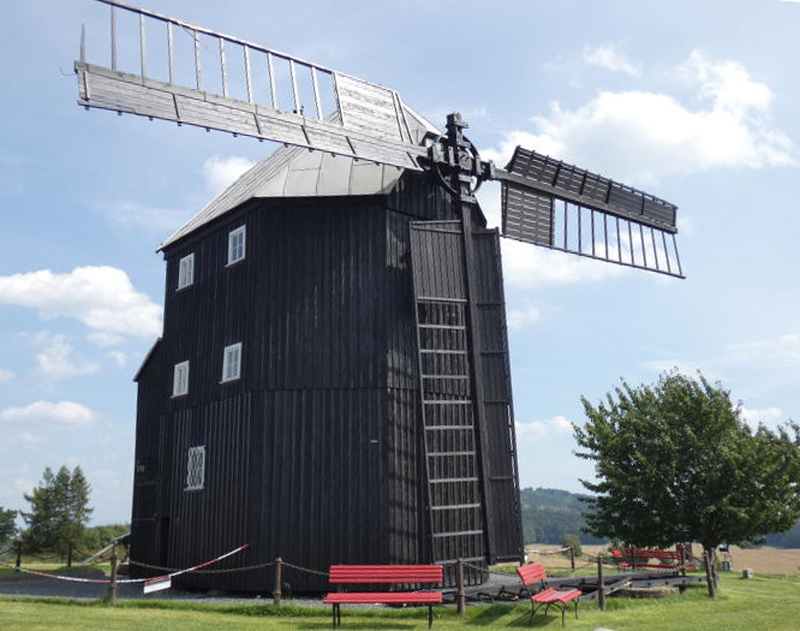 Kottmarsdorfer Bockwindmühle ist bald wieder komplett!