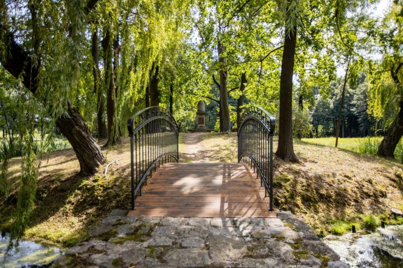 Eine Führung im Park von Schmochtitz