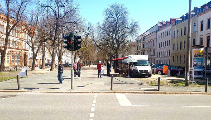 Am Karsamstag bereits acht Händler in der Elisabethstraße  
