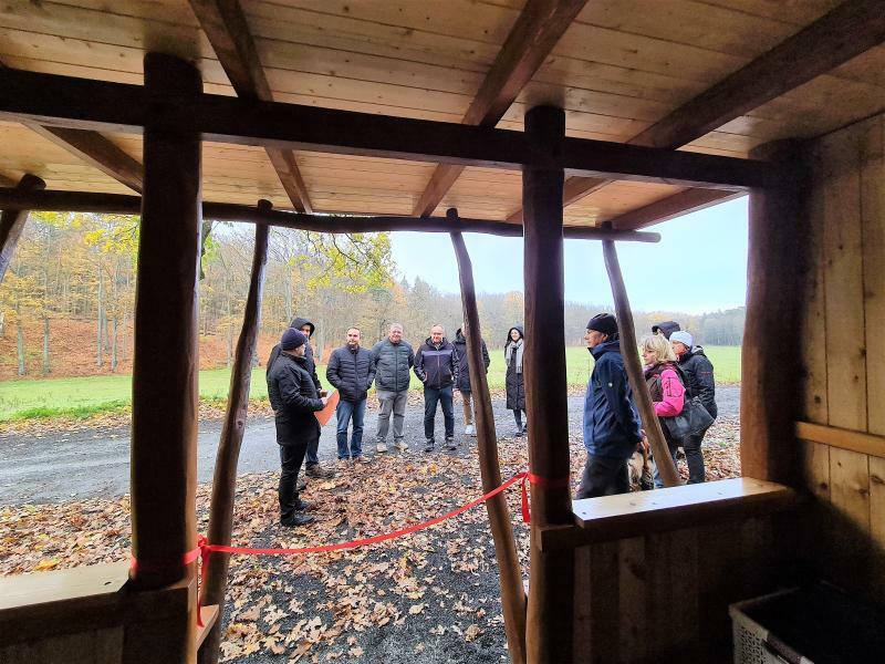 Neue Wanderhütte in Schwosdorf ist nun eingeweiht