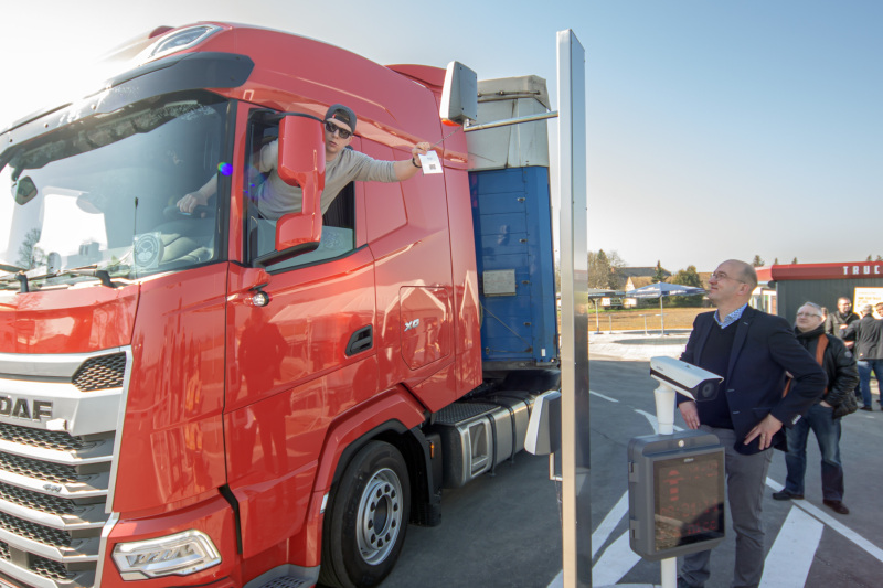 Moderner LKW Parkplatz in Dreistern eröffnet