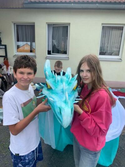 Theatercamp und neue Skulptur