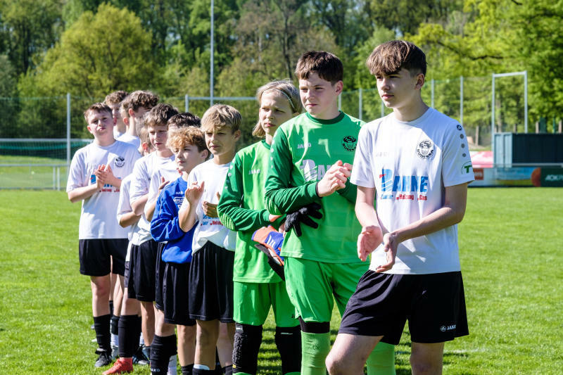 Budissa biett Spitzenfußball im Humboldthain