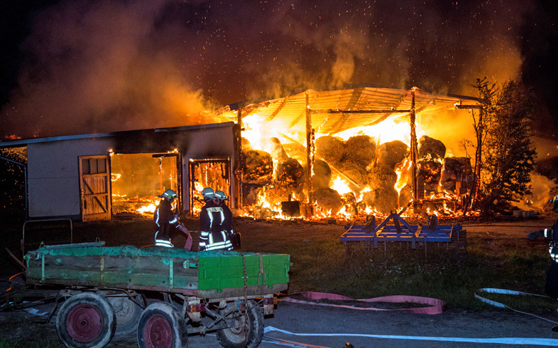 Sperrung in Fischbach wegen Scheuenbrand