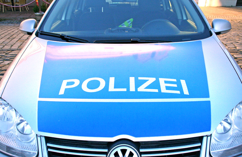 Diebesduo rammt Polizeiwagen 