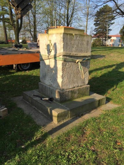 Gedenkstein kehrt auf den Alten Friedhof zurück