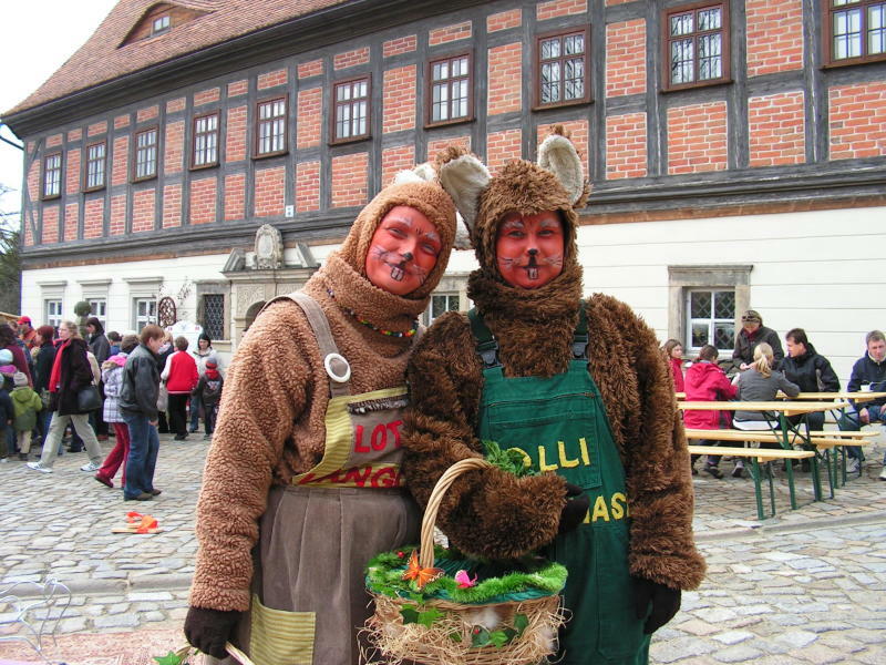 Osterhasenfest im historischen Eibauer Faktorenhof 