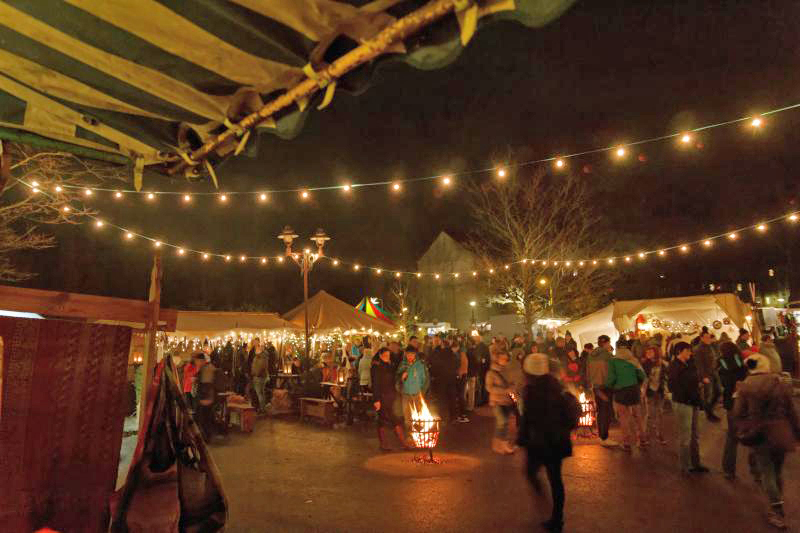 Ebersbacher Ruprechtmarkt ganz in Historie