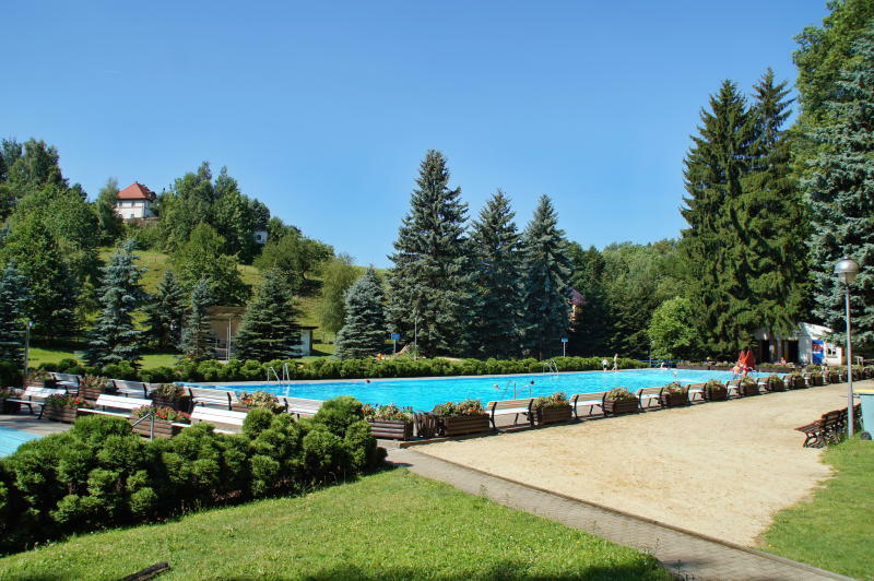 Die Stadt Bernstadt braucht Geld fürs idyllische Waldbad