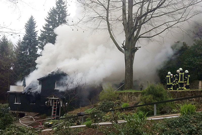 Zeugenaufruf nach Brand eines Einfamilienhauses 