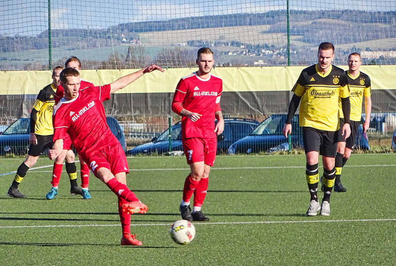 FSV-Kicker trainieren zu Hause