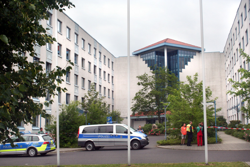 Polizei  evakuiert  Zittauer Landratsamt