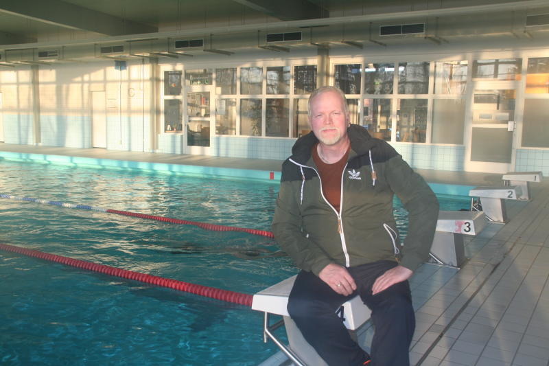 Bahnen ziehen für die Schwimmhalle