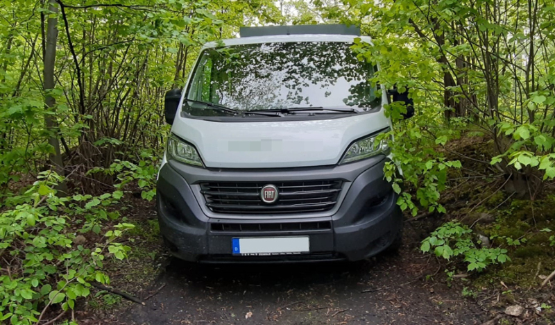 Geklauter Firmenwagen aufgefunden