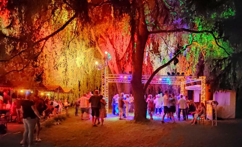 „Party am Teich“ bis in die Nacht 