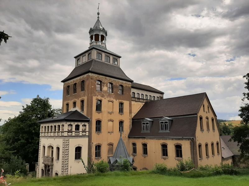 Dunkle Zeiten für das Barockschloss Hainewalde? 