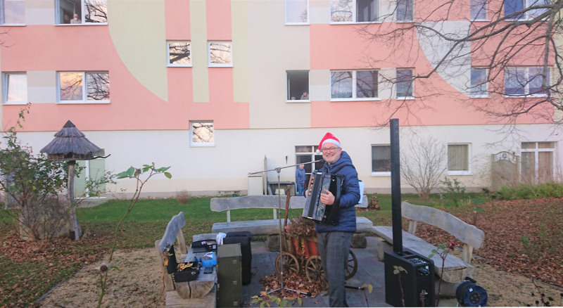 Weihnachtslieder vor "Adventskalender"