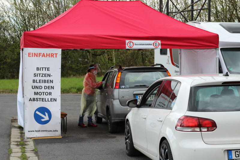 Mit dem Fahrzeug  zum Schnelltest