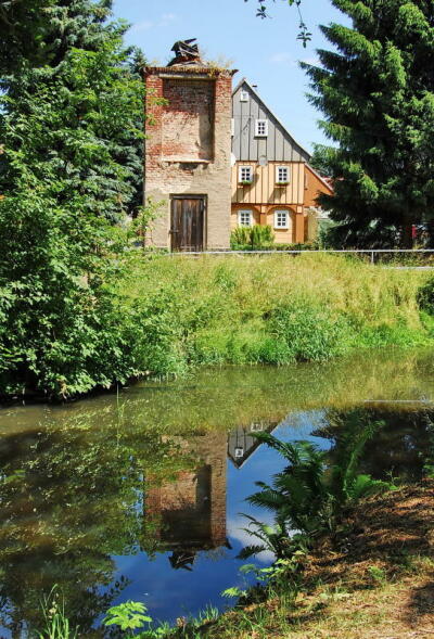 Alter Trafoturm  als "Seifhennersdorfer Tierhotel"