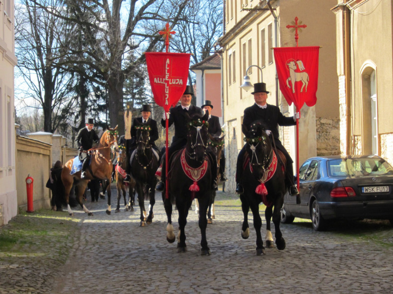 Impressionen vom traditionellen Ostersaatreiten in Ostritz 