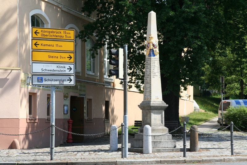 Pulsnitzer Postmeilensäule steht wieder