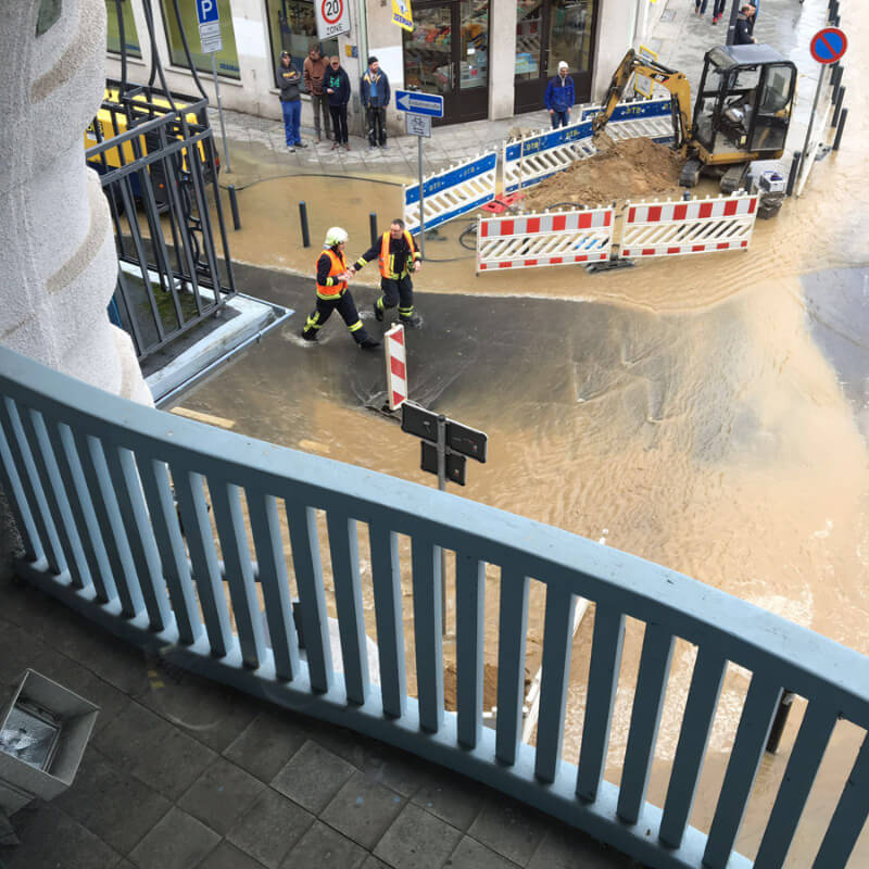 Görlitz: Rohrbruch überflutet Jakobstraße