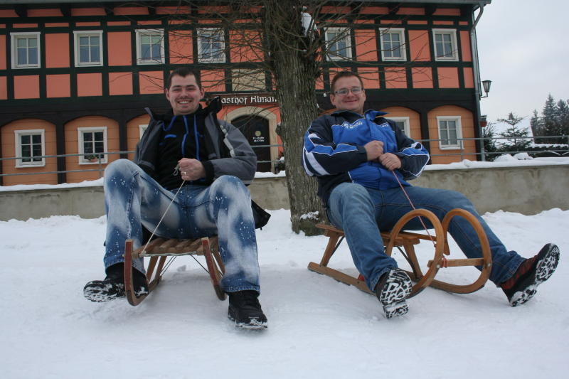 Kleiner Rodelhang zieht die Massen an