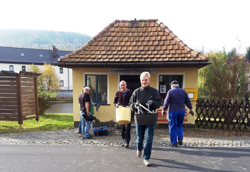 Großreinemachen nach  dem Bücherhäuslfeuer