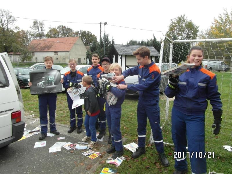 Jugendfeuerwehr sammelt Altpapier