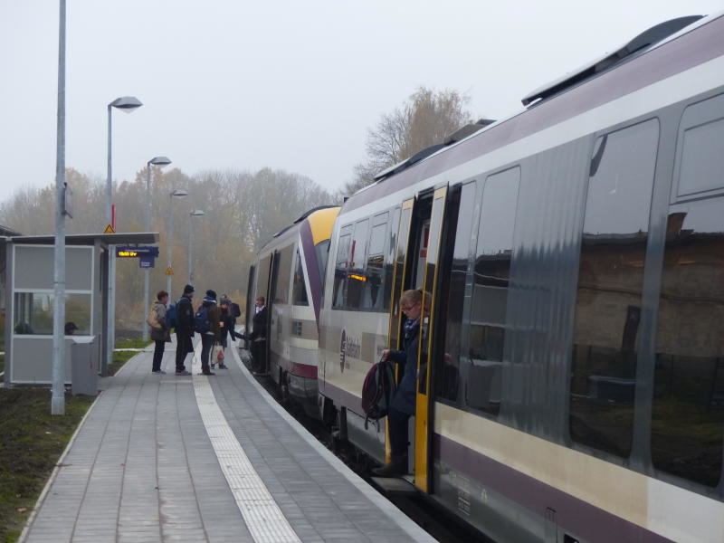 Der neue Bahnsteig ist jetzt fertig