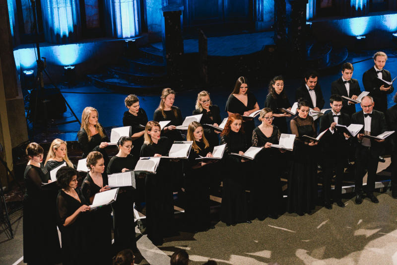 Europachor singt in der Stadthalle