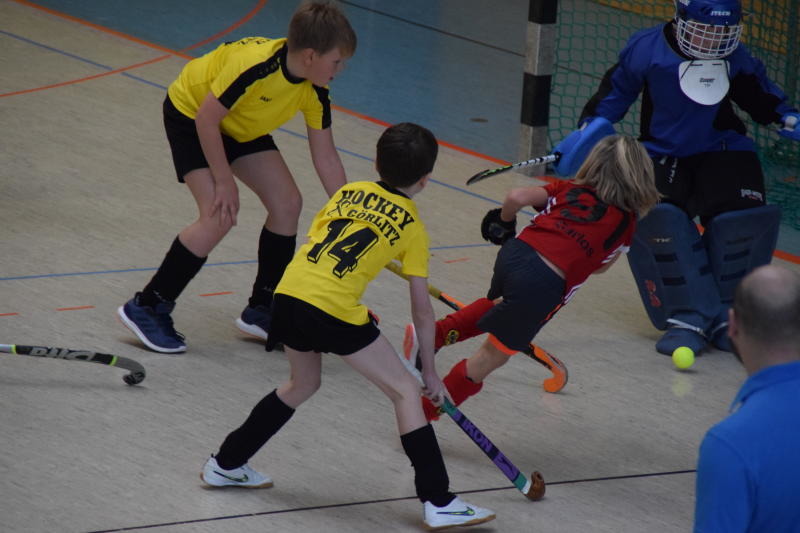 Die Jüngsten des Postsportvereins starten daheim in die Hockey-Hallensaison