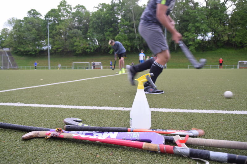 Kontaktlos 100 Jahre Hockey zelebrieren