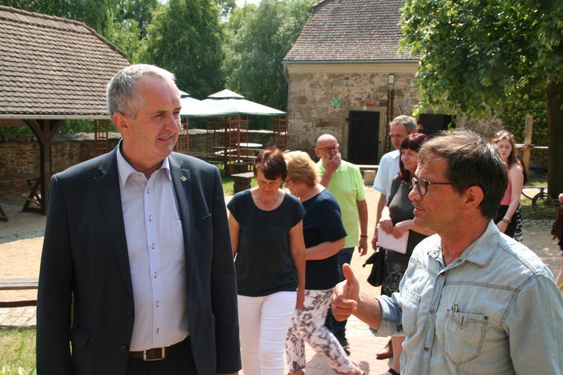 Arnsdorfer Scheune unter Dach und Fach