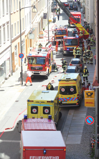 Dachstuhl fängt Feuer – Großeinsatz in Bautzener Innenstadt