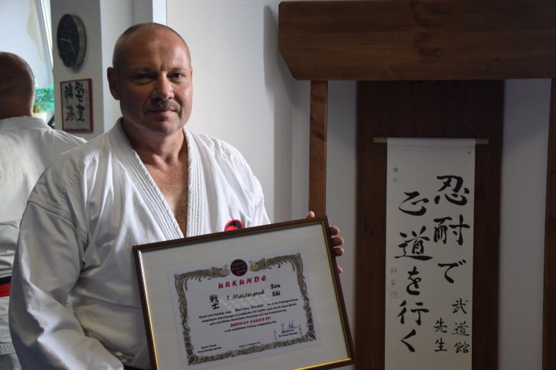 Der Weg ist auch mit 58 Jahren für den Karate-Meister das Ziel