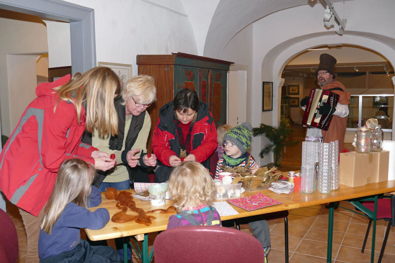 „Lebendiger Adventskalender“ in Löbau