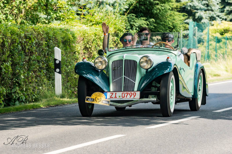 Mit Oldtimern  auf großer Tour