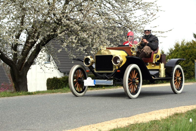 14. Niederschlesische Oldtimerrallye mit bis zu 130 Fahrzeugen