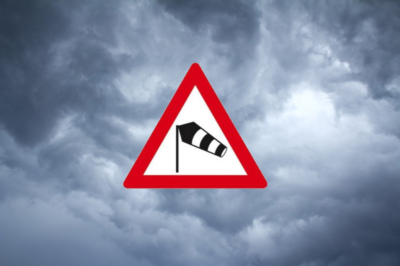 Sturm stoppt Verwaltung und bremst Züge