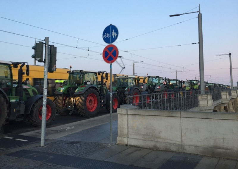 Bauernprotest: Traktoren verstopfen Dresden