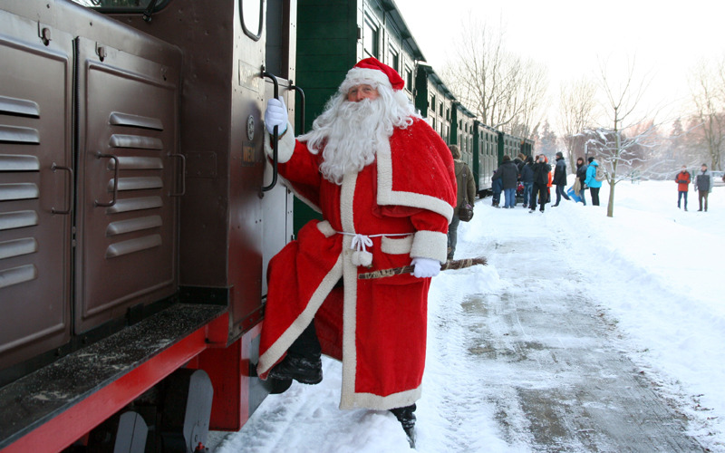 Waldeisenbahn auf Weihnachtsfahrt