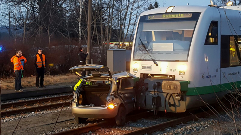 trilex Zug kollidiert in Großschönau mit einem PKW