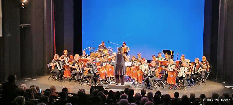 Akkordeonorchester Olbersdorf begeisterte Publikum im Zittauer Theater