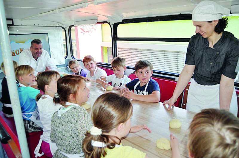 Der Bäckman-Bus kam nach Schwepnitz